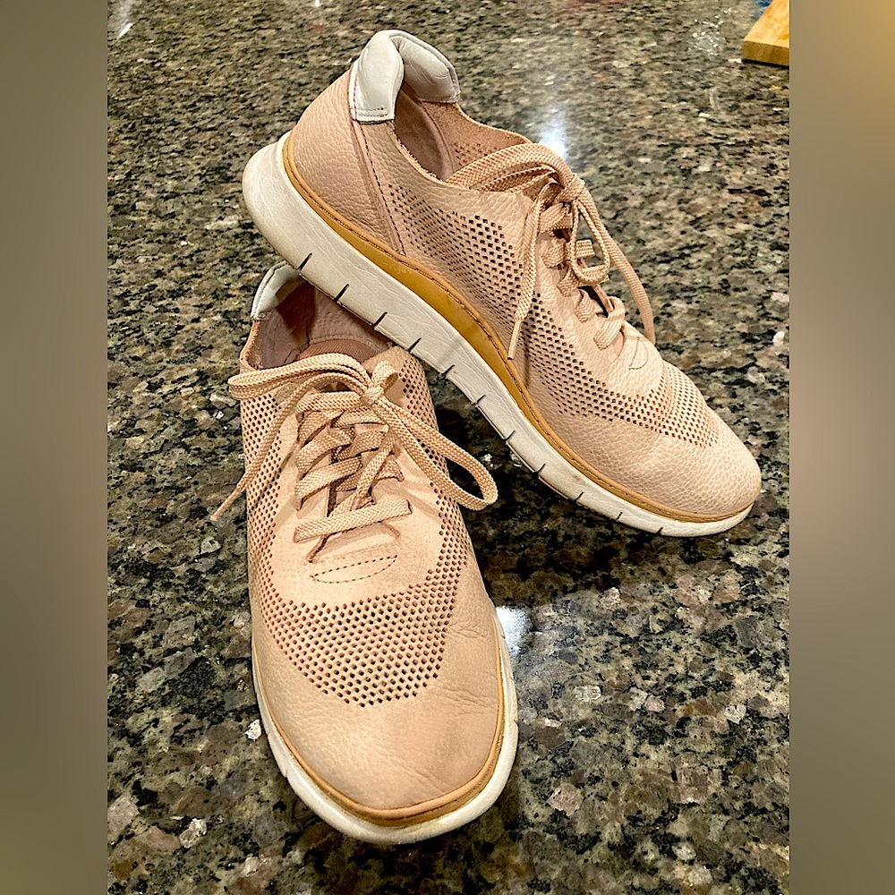 3 pair of Vionic shoes